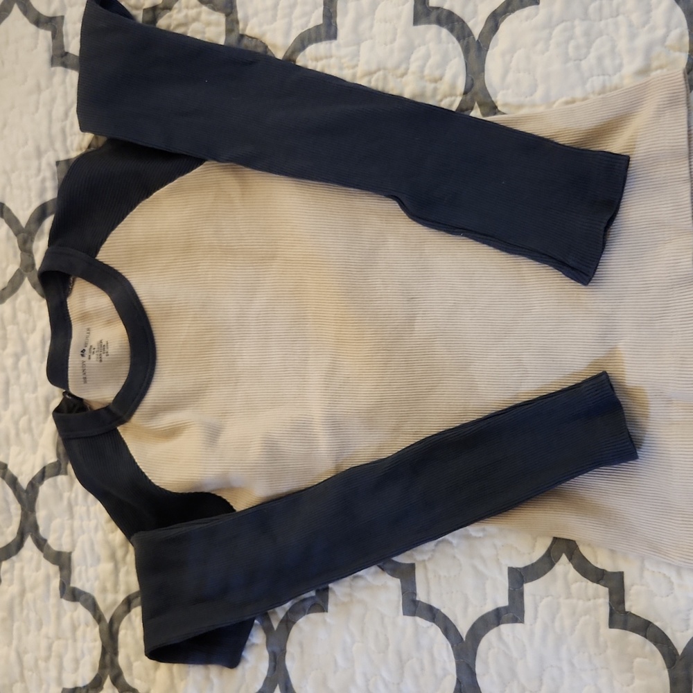 Brandy Melville Ribbed long sleeve